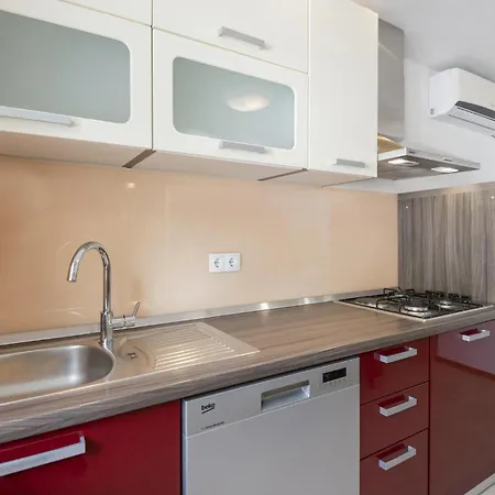 Σπίτι διακοπών Awesome In Poljica Imotska With Kitchen Skako