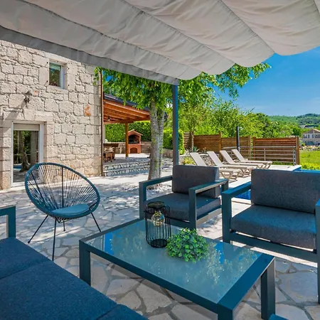 Σπίτι διακοπών Awesome In Poljica Imotska With Kitchen